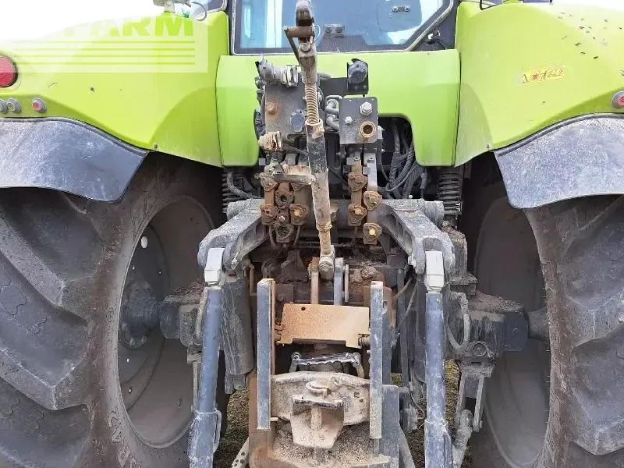 Tractor CLAAS axion 820