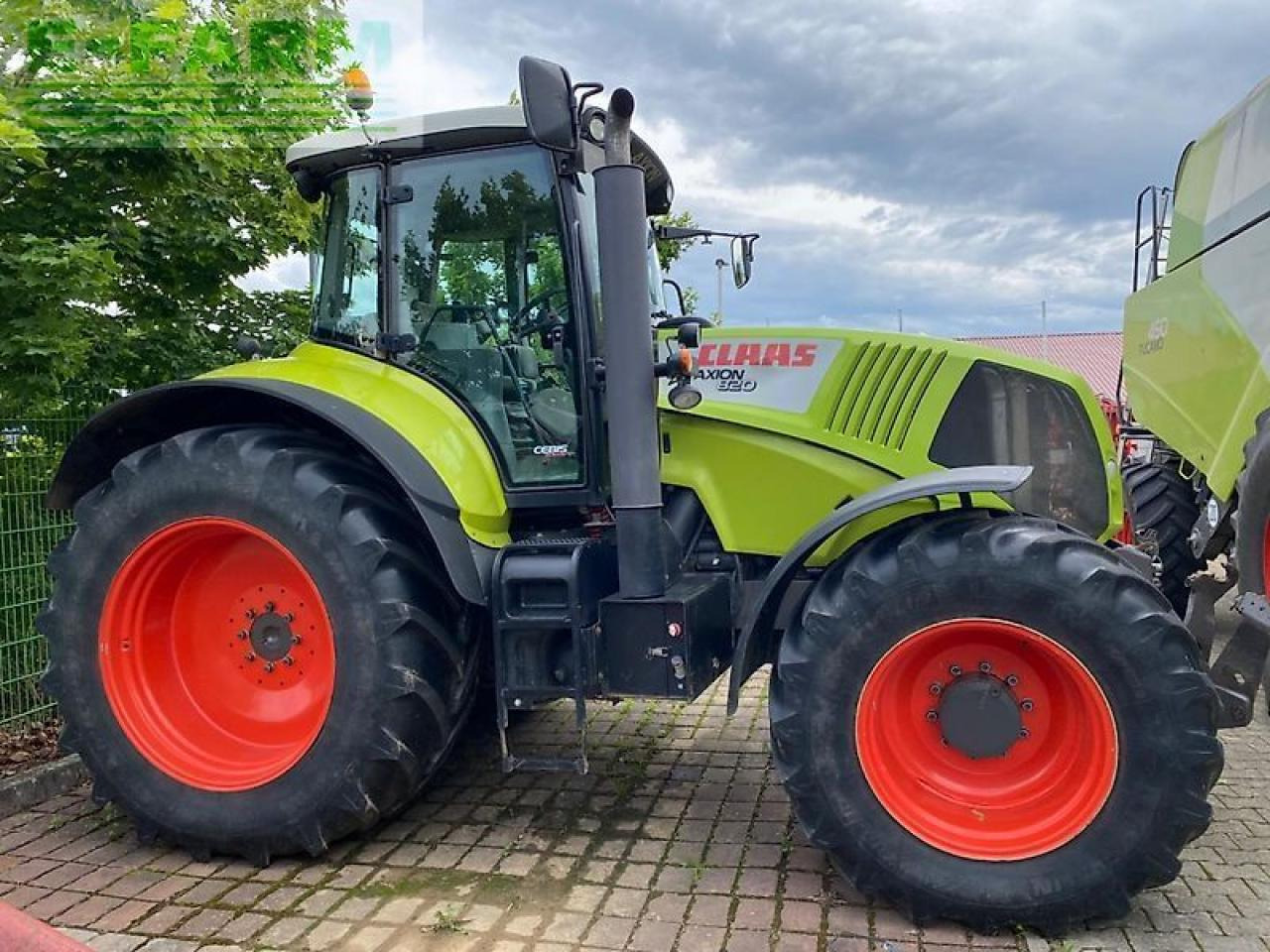Tractor CLAAS axion 820 cmatic CMATIC
