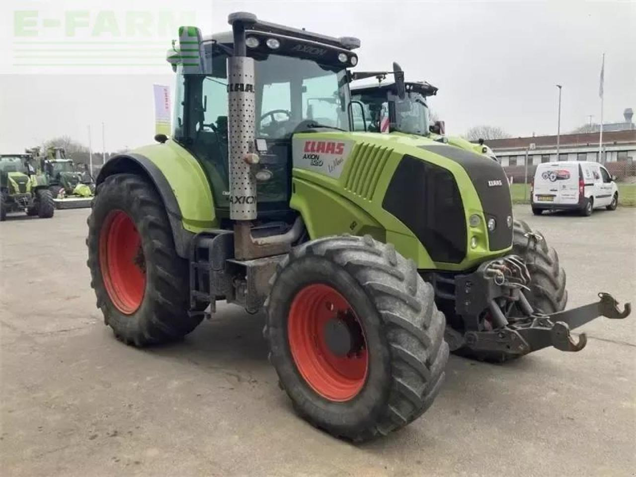 Tractor CLAAS axion 820 cmatic CMATIC