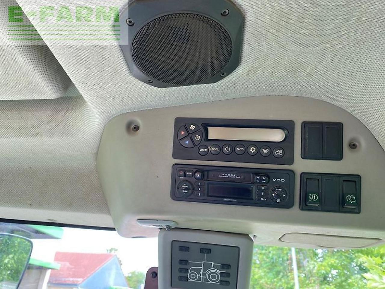 Tractor CLAAS axion 820 cmatic CMATIC