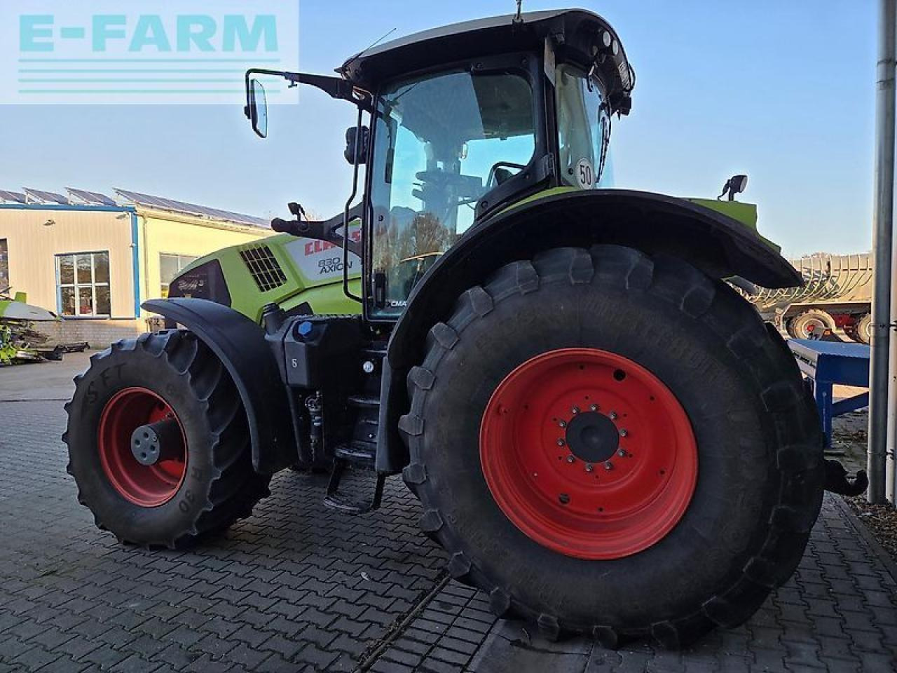 Tractor CLAAS axion 830