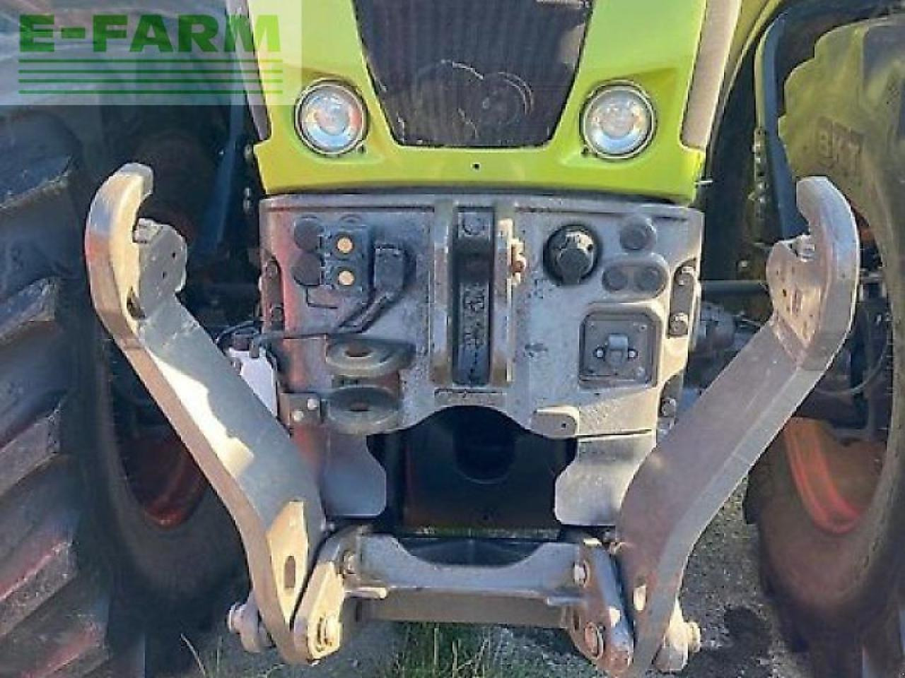 Tractor CLAAS axion 830