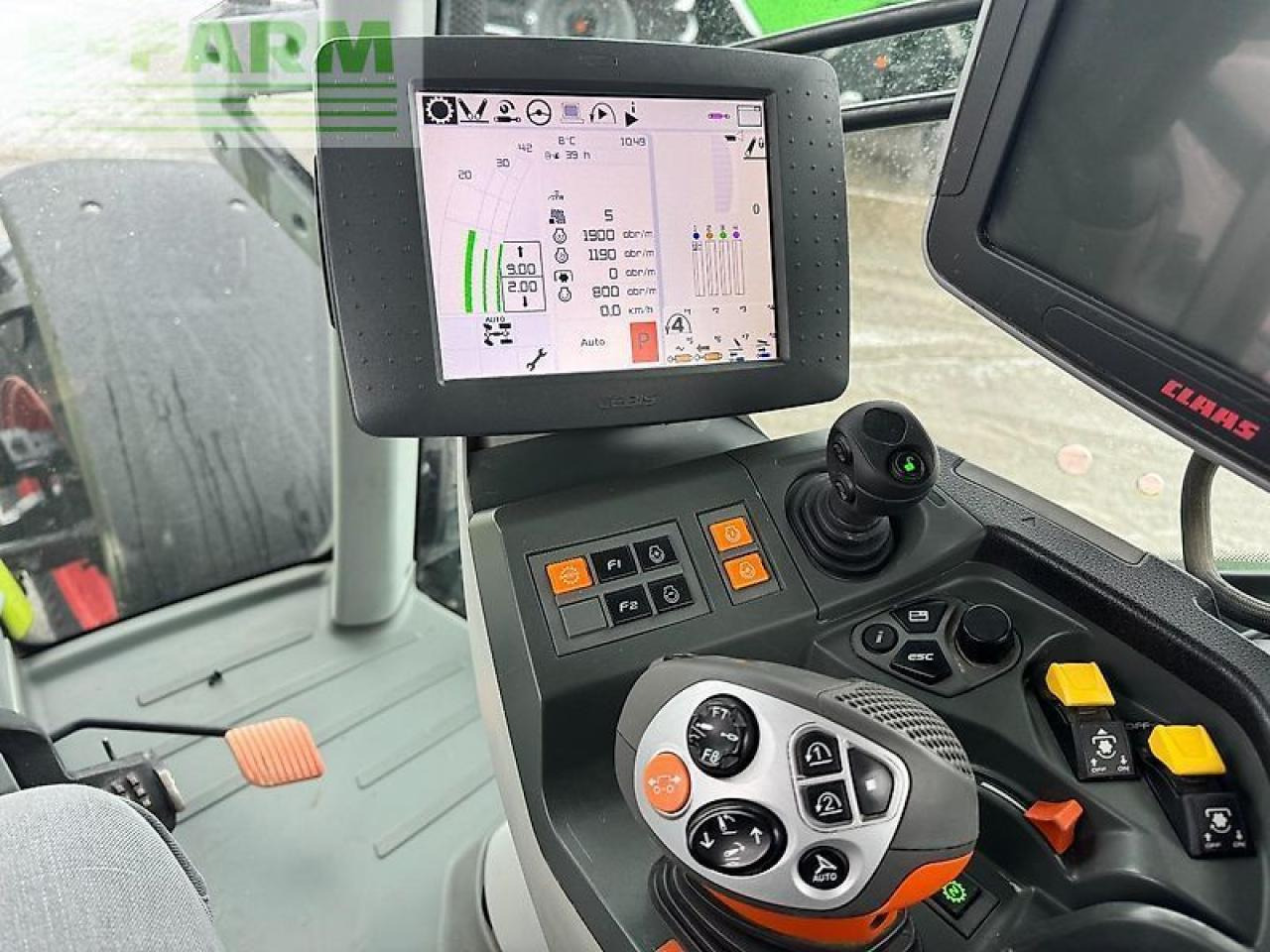 Tractor CLAAS axion 830