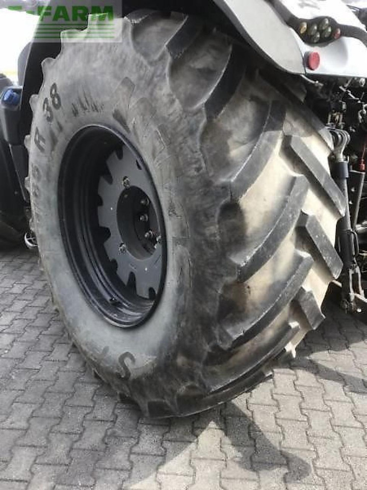 Tractor CLAAS axion 830