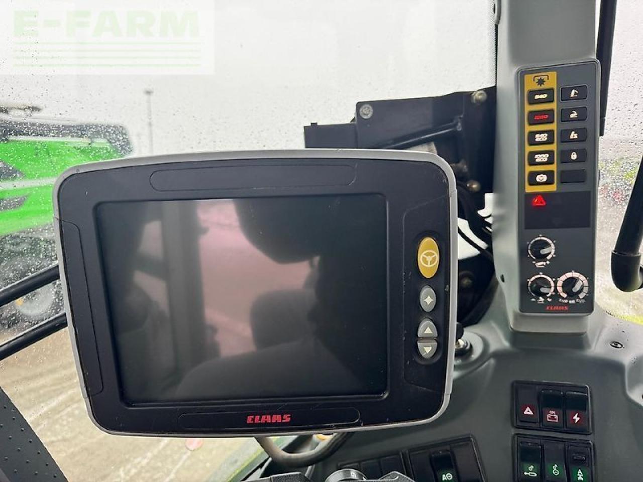 Tractor CLAAS axion 830