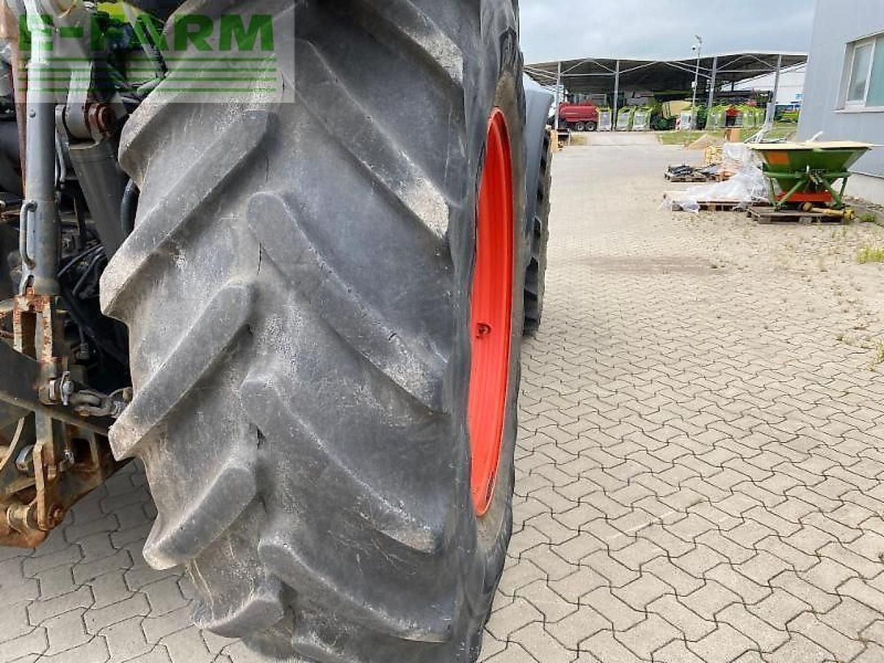 Tractor CLAAS axion 830