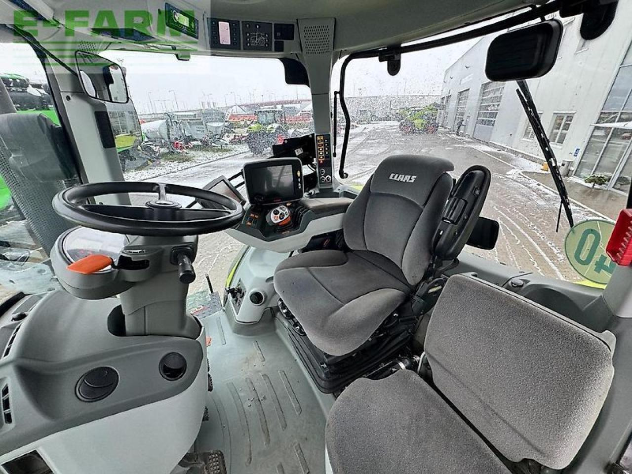 Tractor CLAAS axion 830