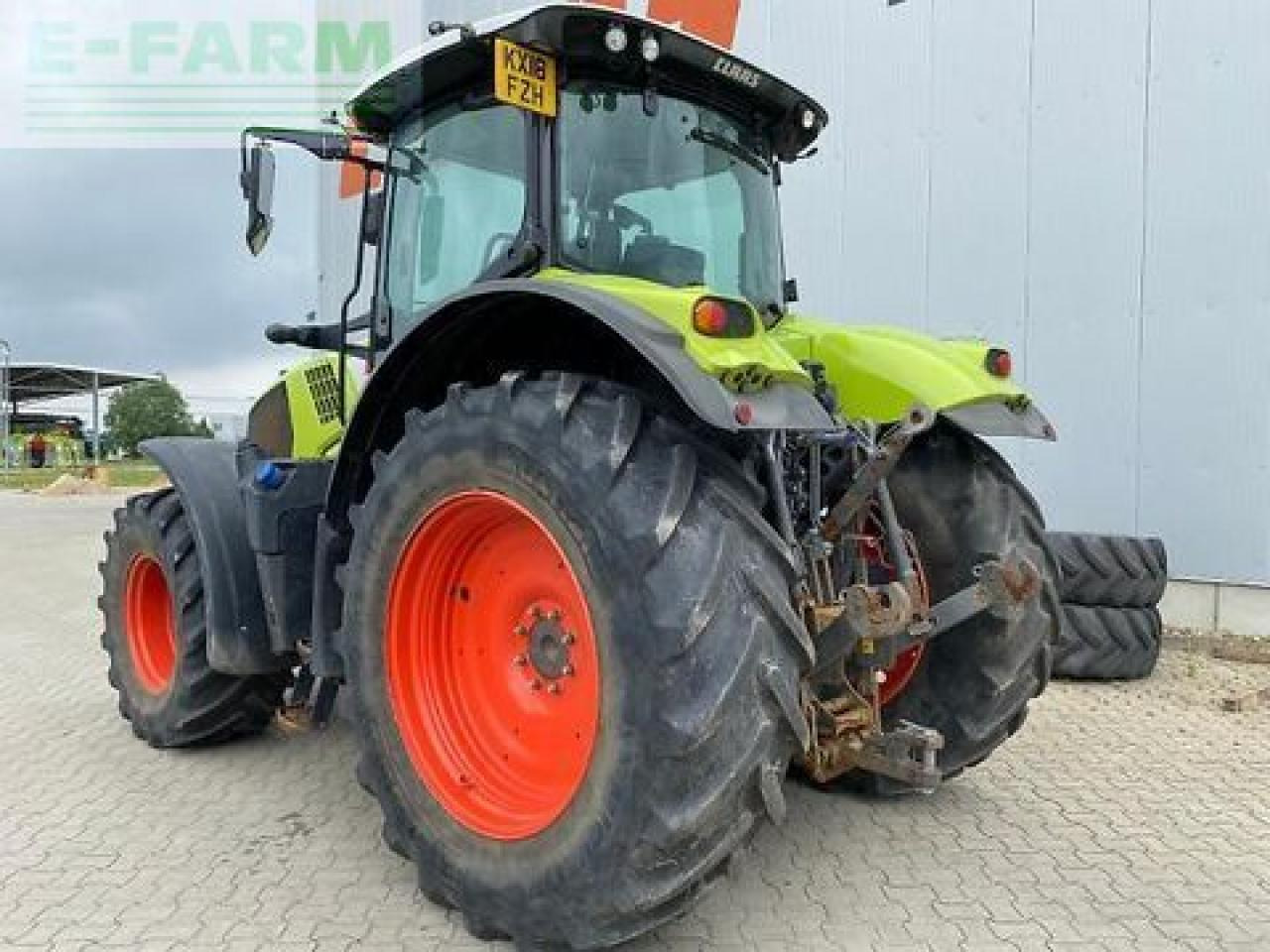 Tractor CLAAS axion 830