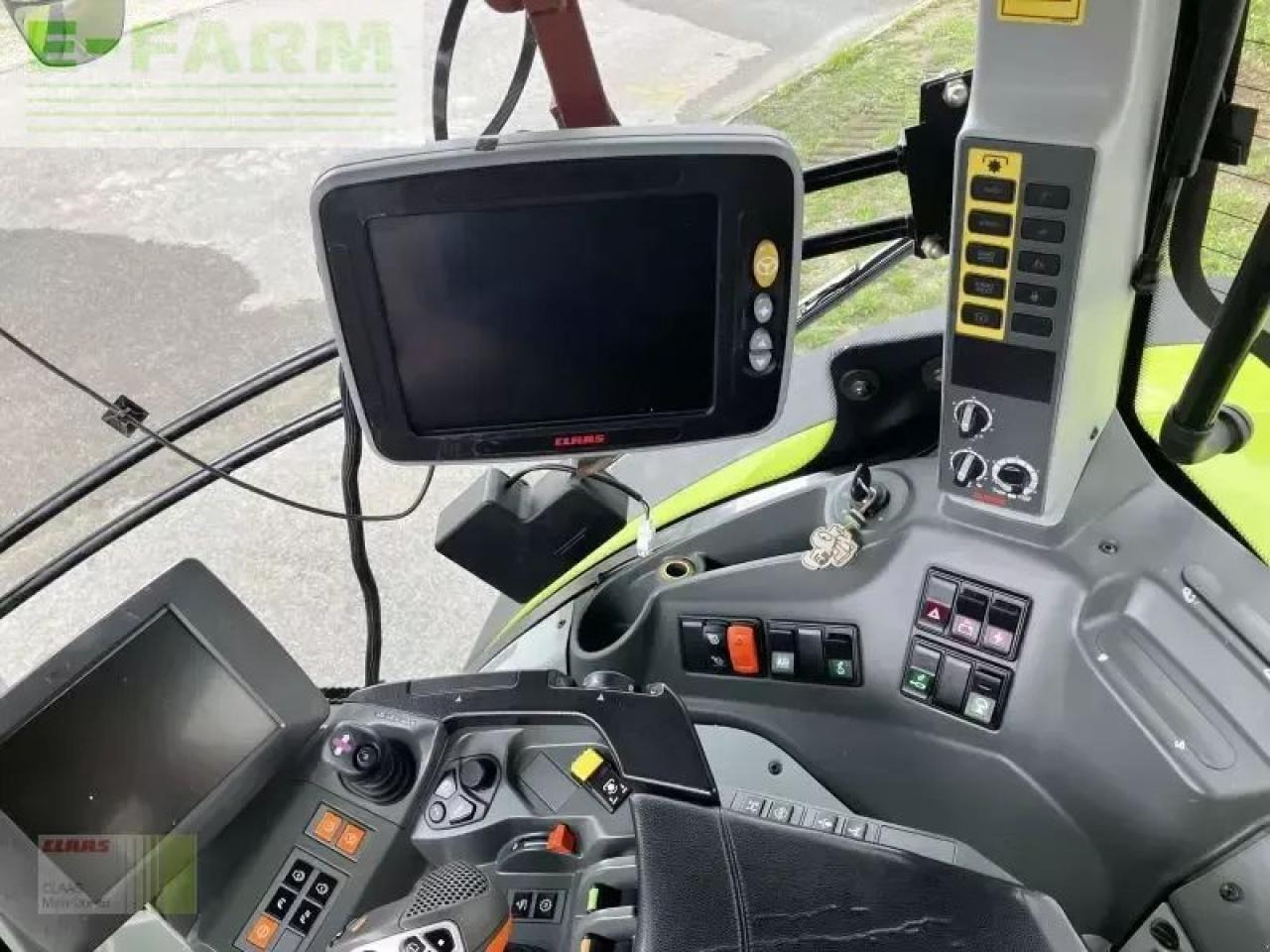 Tractor CLAAS axion 830 c-matic
