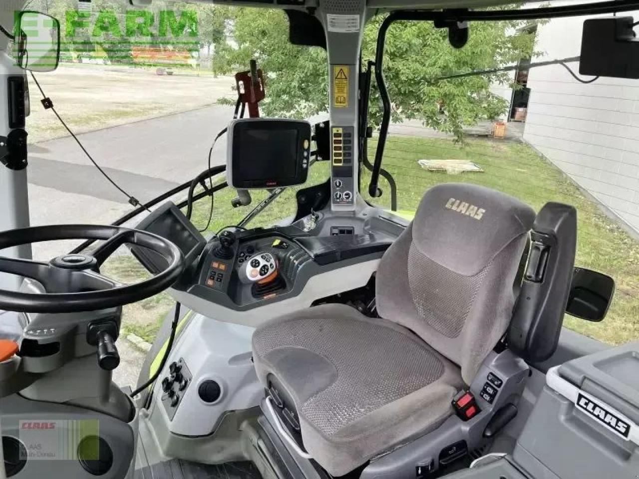 Tractor CLAAS axion 830 c-matic