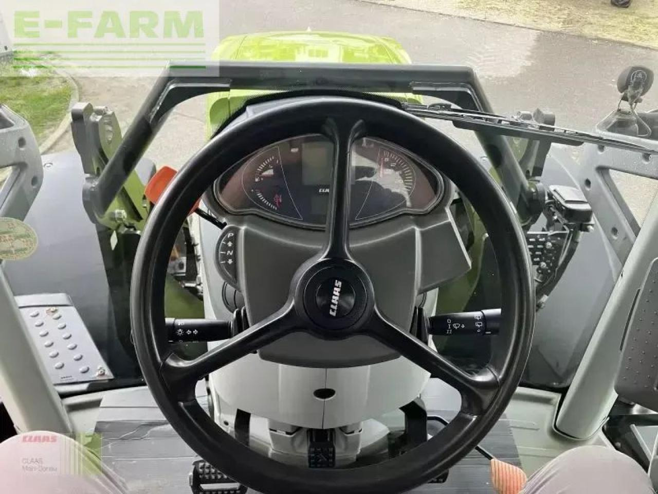 Tractor CLAAS axion 830 c-matic