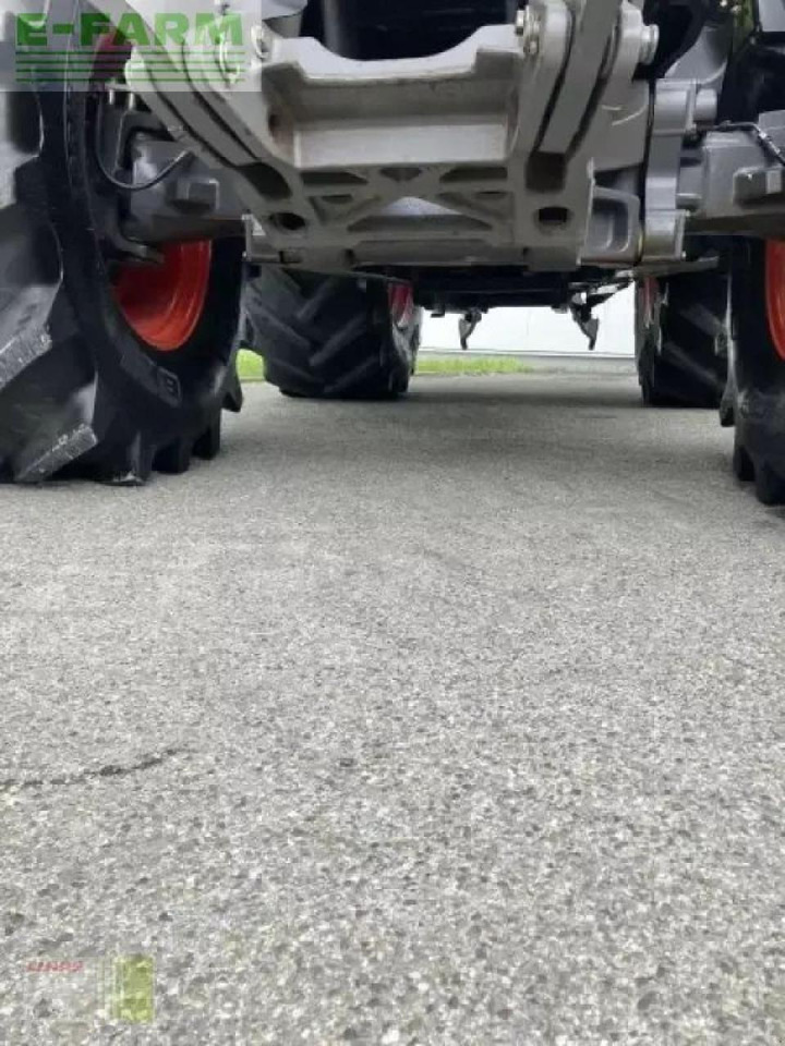 Tractor CLAAS axion 830 c-matic