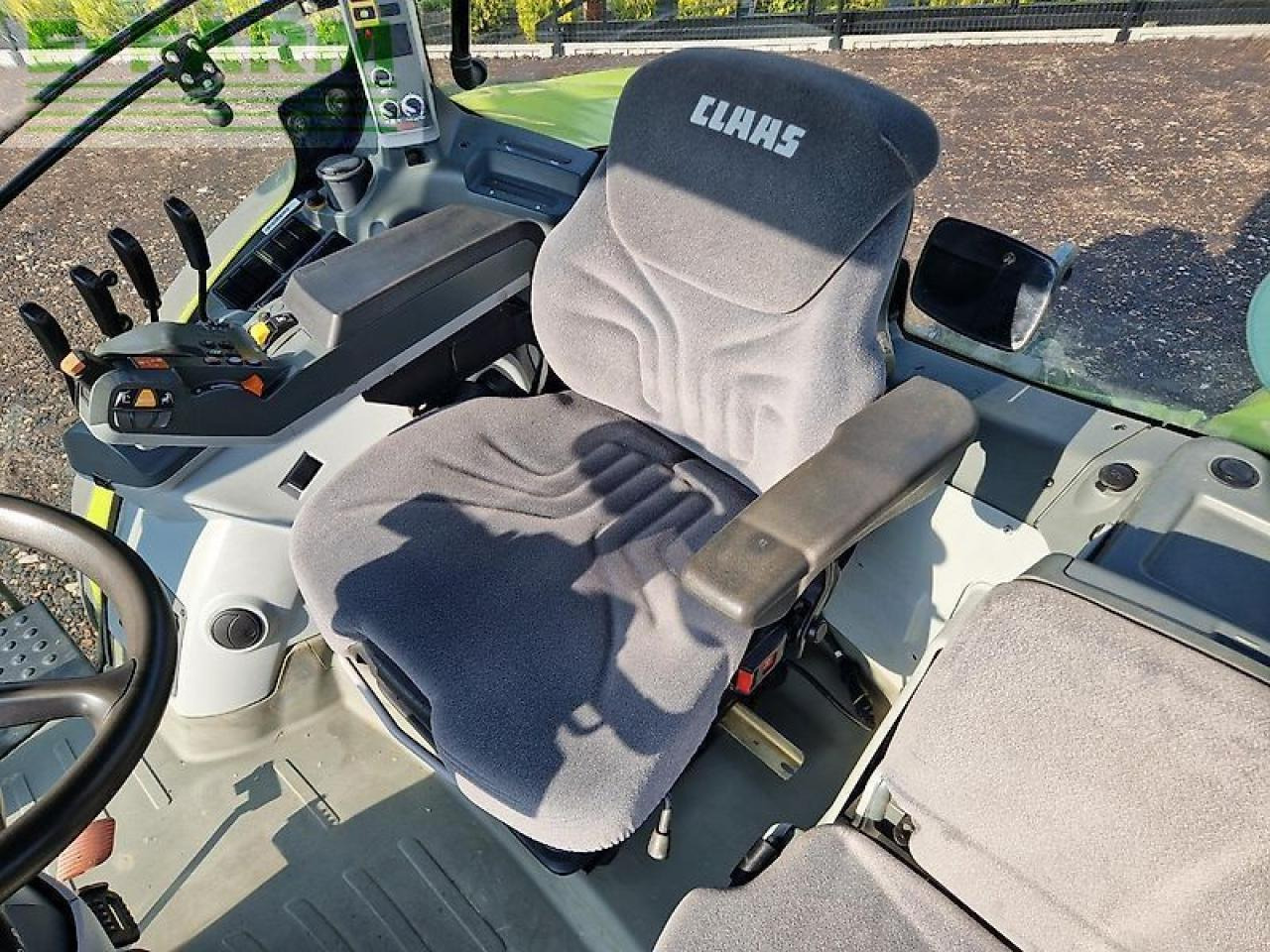 Tractor CLAAS axion 830 cis