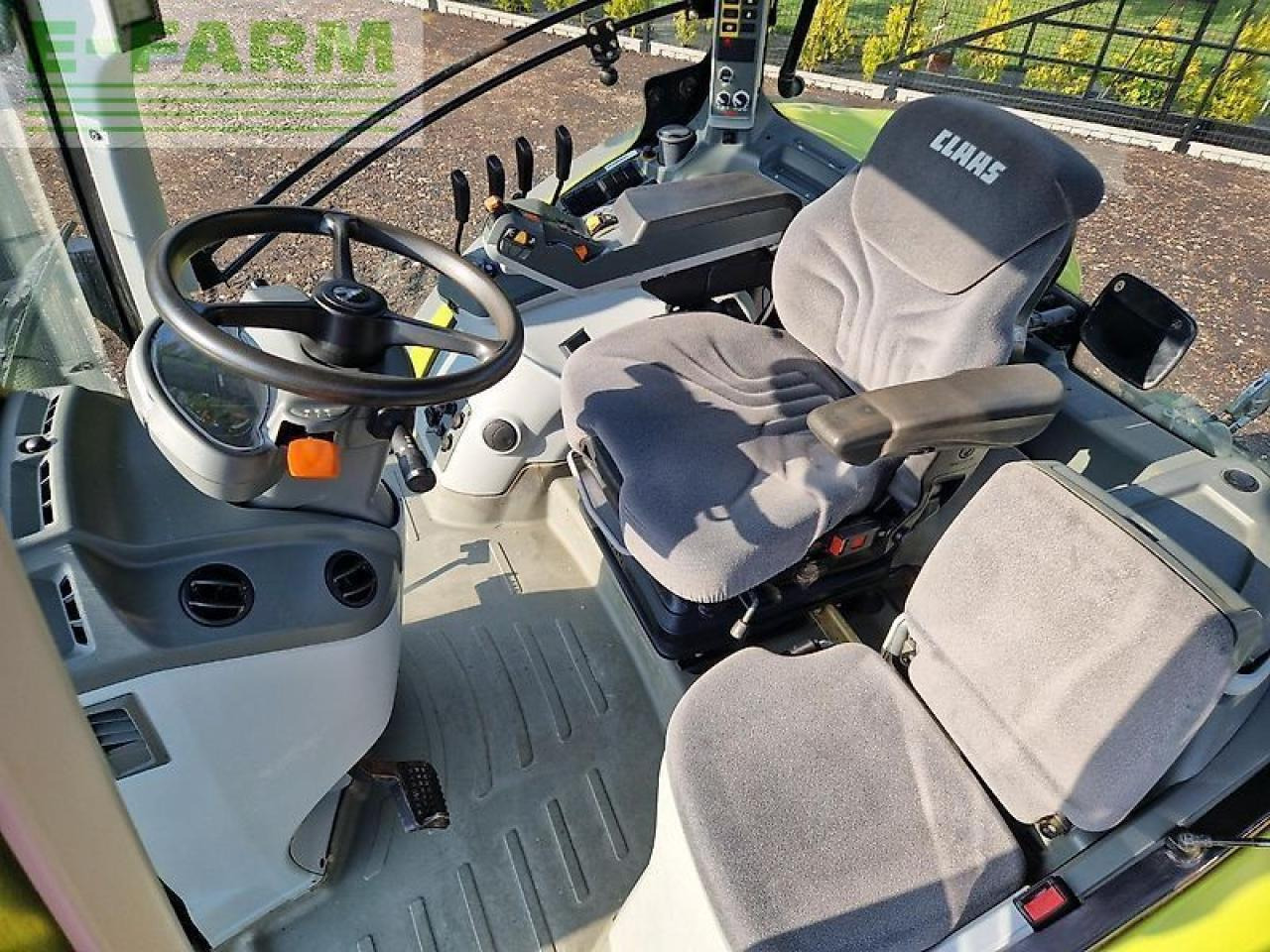 Tractor CLAAS axion 830 cis