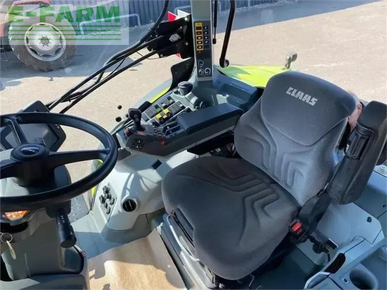 Tractor CLAAS axion 830 cis + med front pto