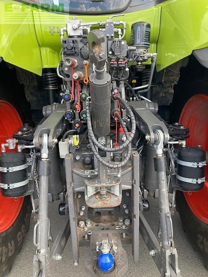 Tractor CLAAS axion 830 cmatic