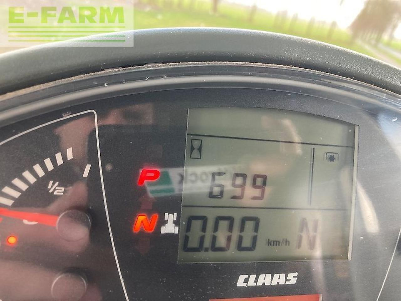 Tractor CLAAS axion 830 cmatic