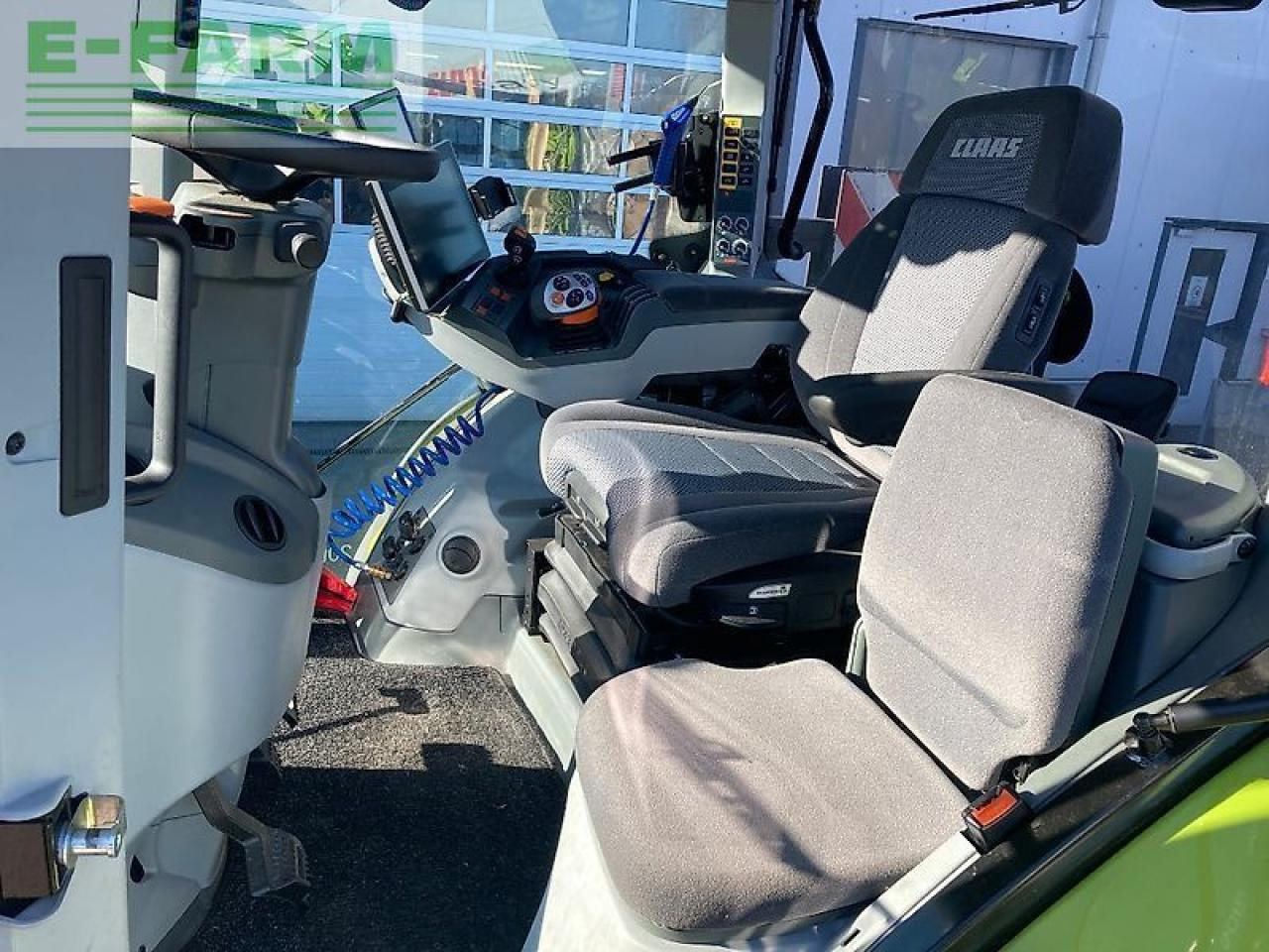 Tractor CLAAS axion 830 cmatic