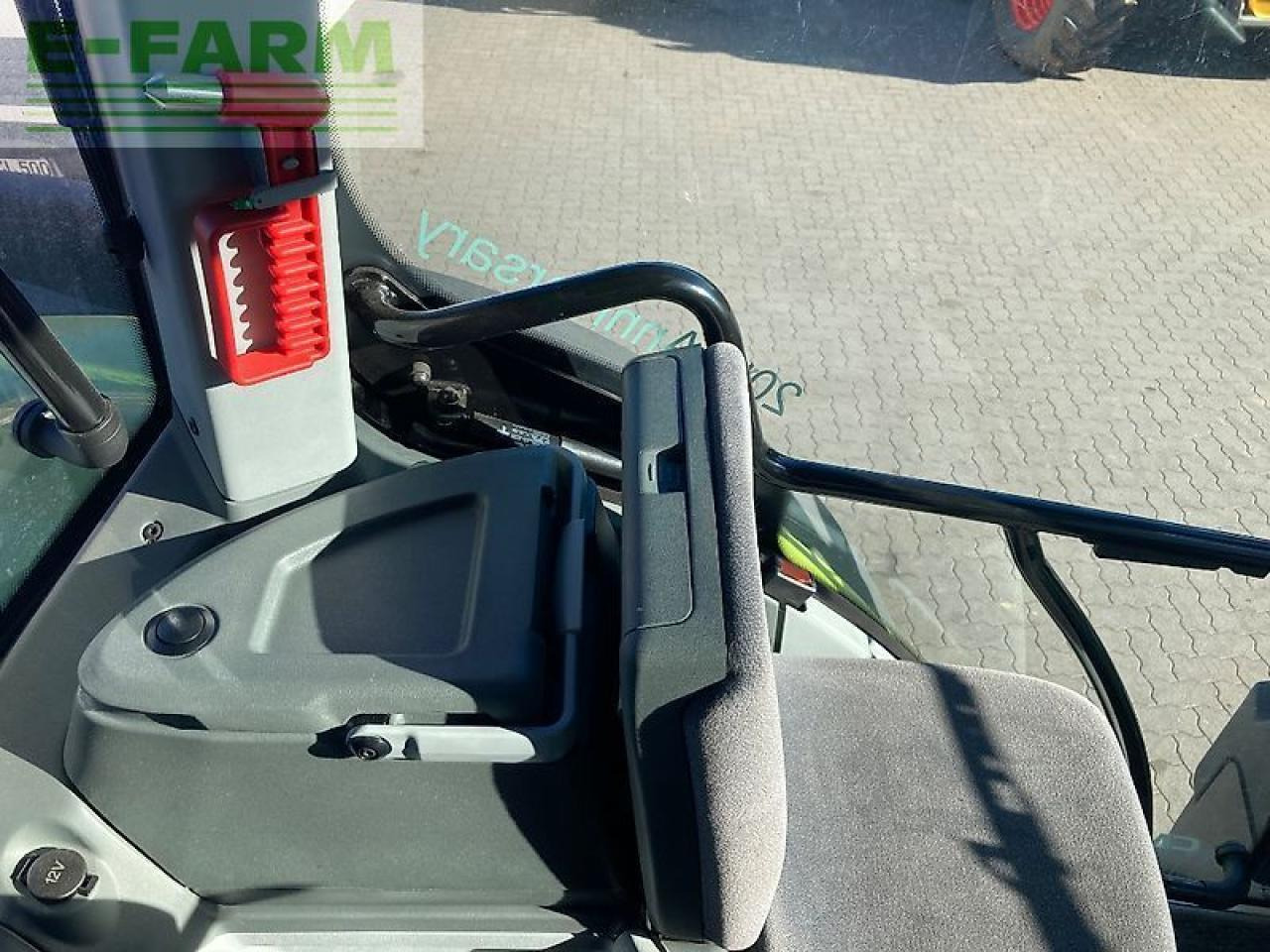 Tractor CLAAS axion 830 cmatic