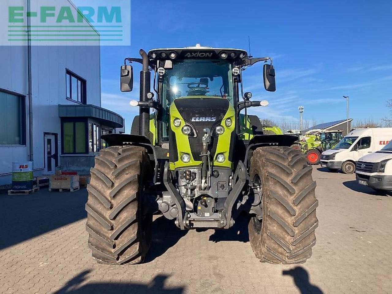 Tractor CLAAS axion 830 cmatic