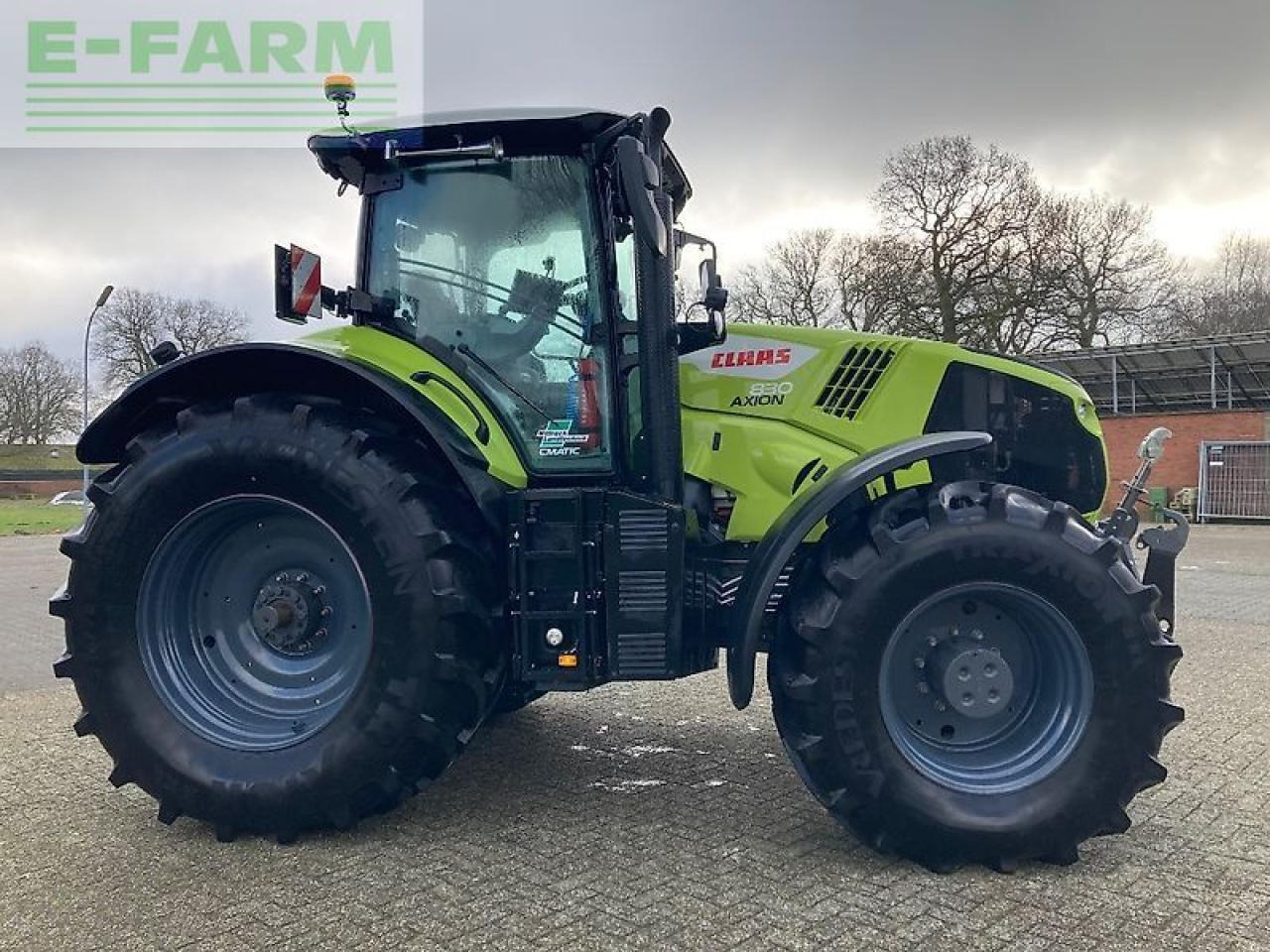 Tractor CLAAS axion 830 cmatic