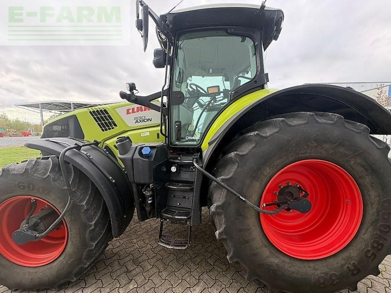 Tractor CLAAS axion 830 cmatic CMATIC