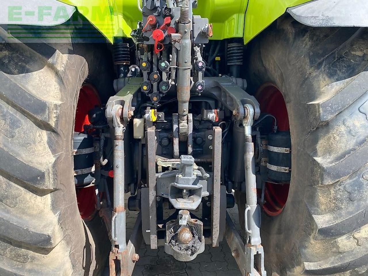 Tractor CLAAS axion 830 cmatic CMATIC