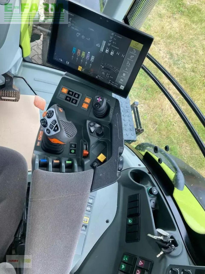 Tractor CLAAS axion 830 cmatic CMATIC