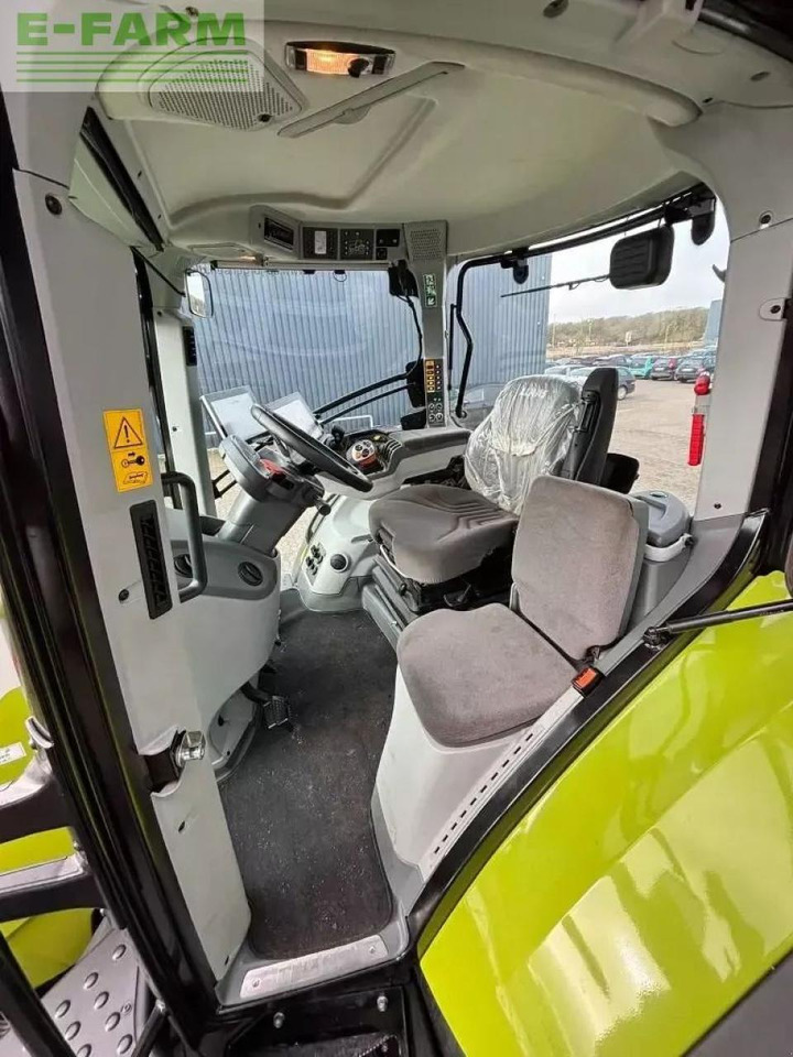 Tractor CLAAS axion 830 cmatic CMATIC