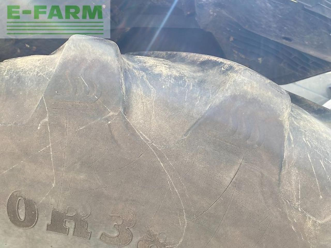 Tractor CLAAS axion 830 cmatic CMATIC