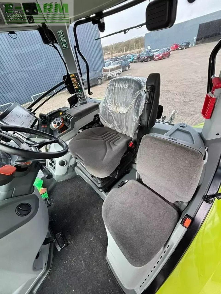 Tractor CLAAS axion 830 cmatic CMATIC
