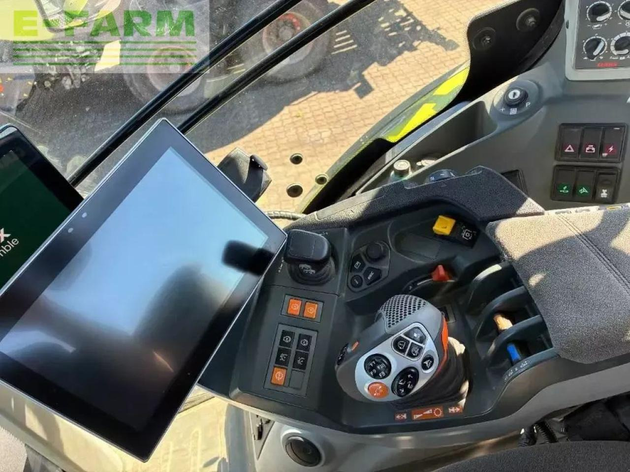 Tractor CLAAS axion 830 cmatic CMATIC