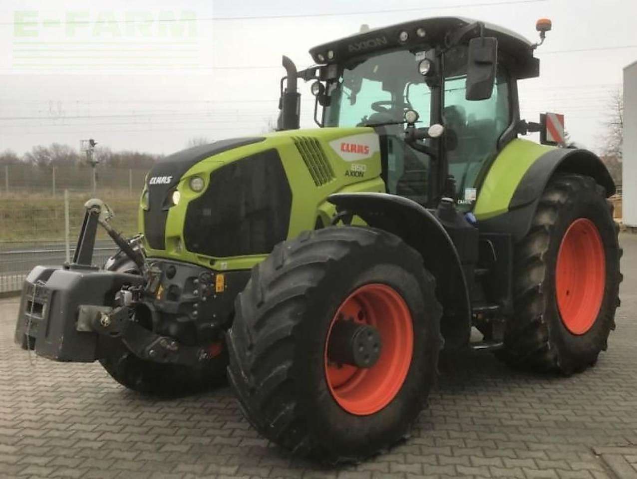 Tractor CLAAS axion 850