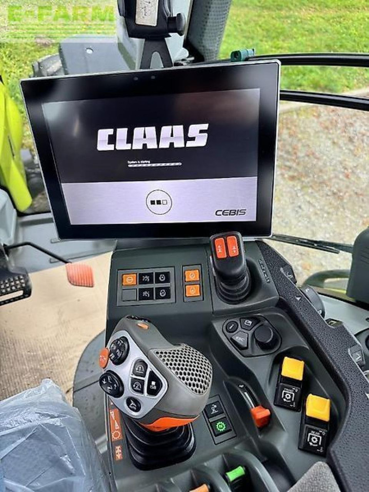 Tractor CLAAS axion 850