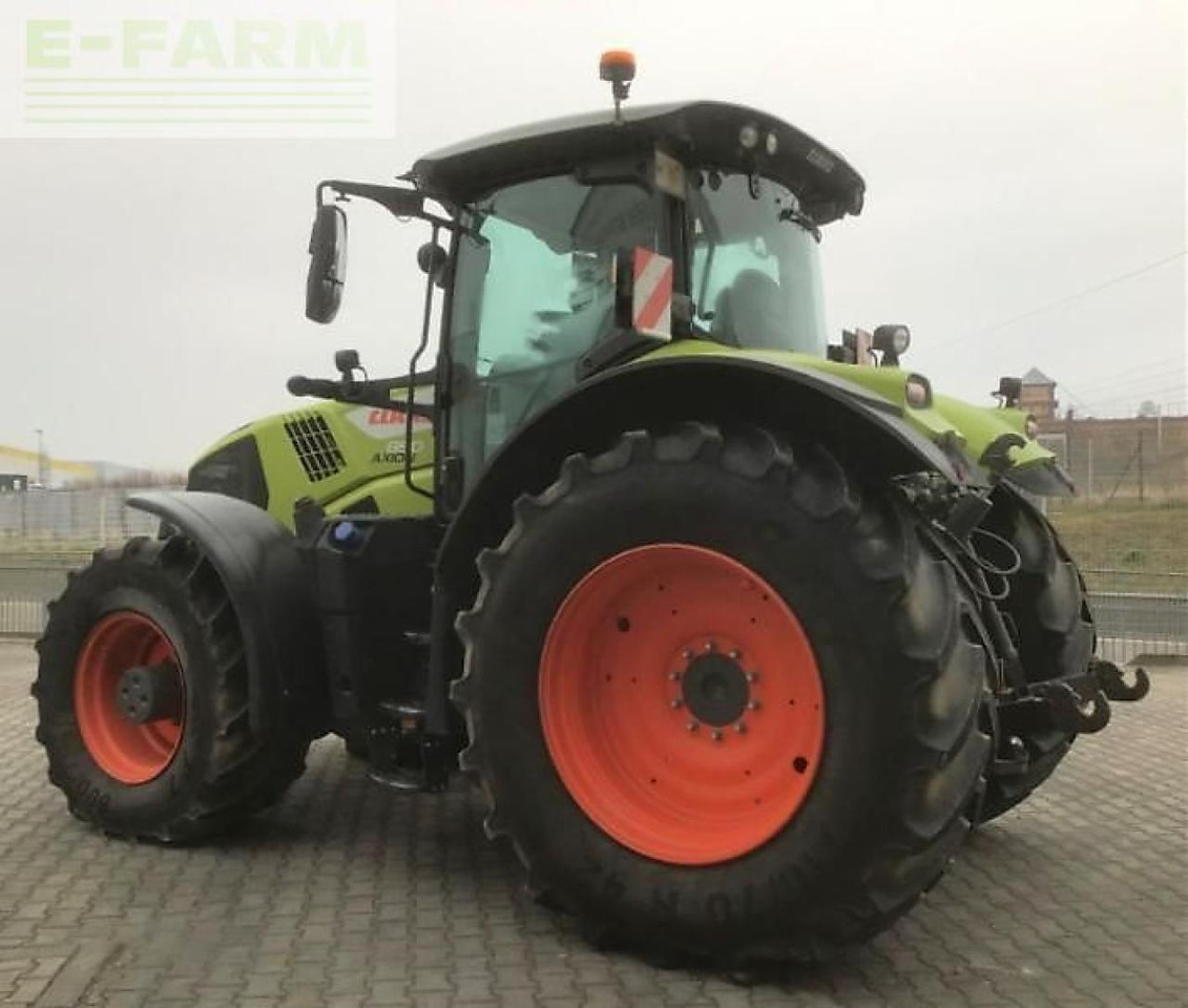 Tractor CLAAS axion 850