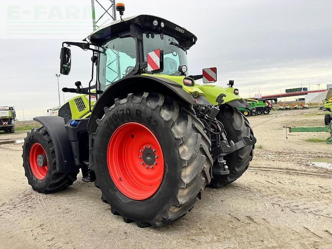 Tractor CLAAS axion 850