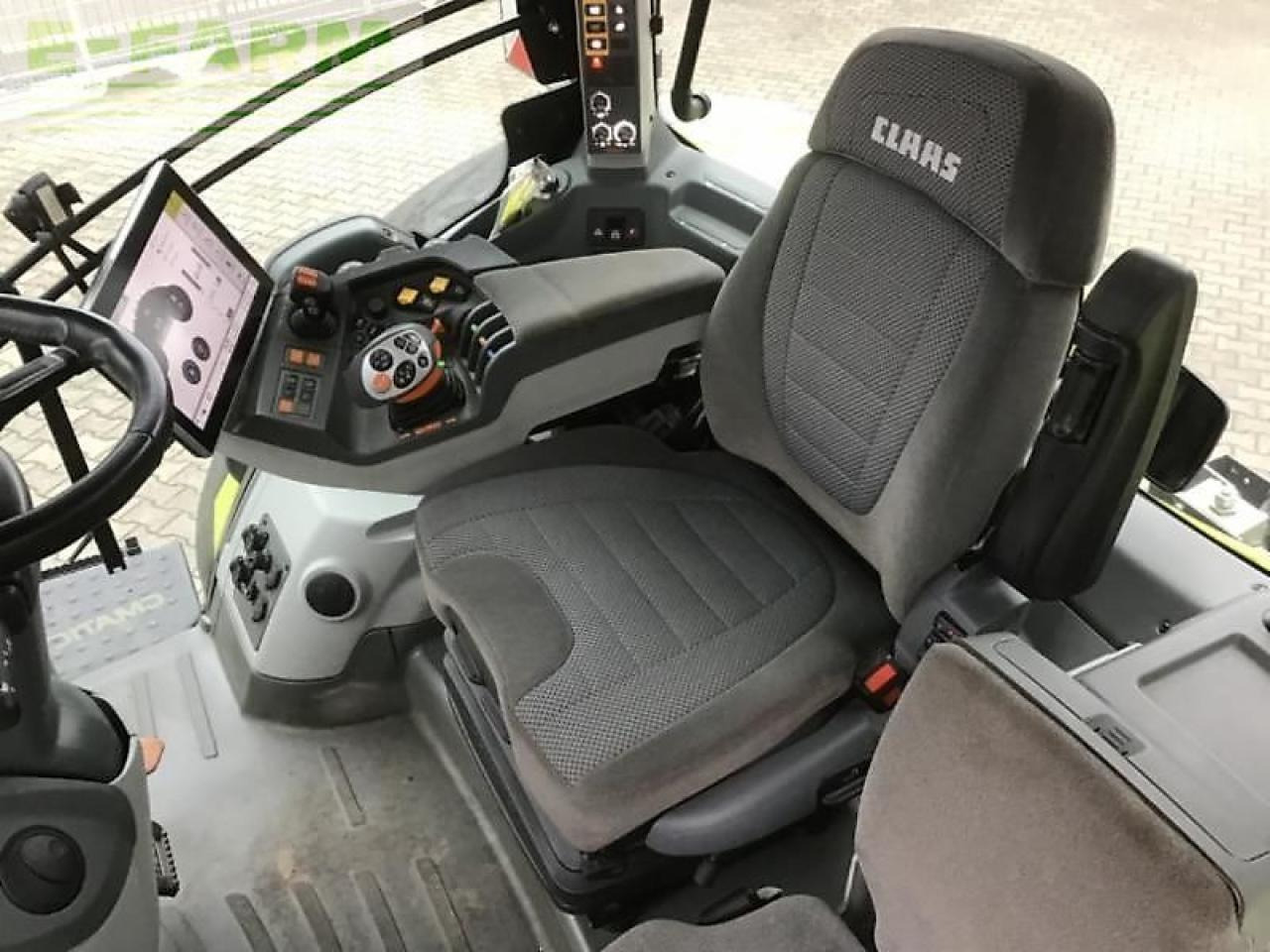 Tractor CLAAS axion 850