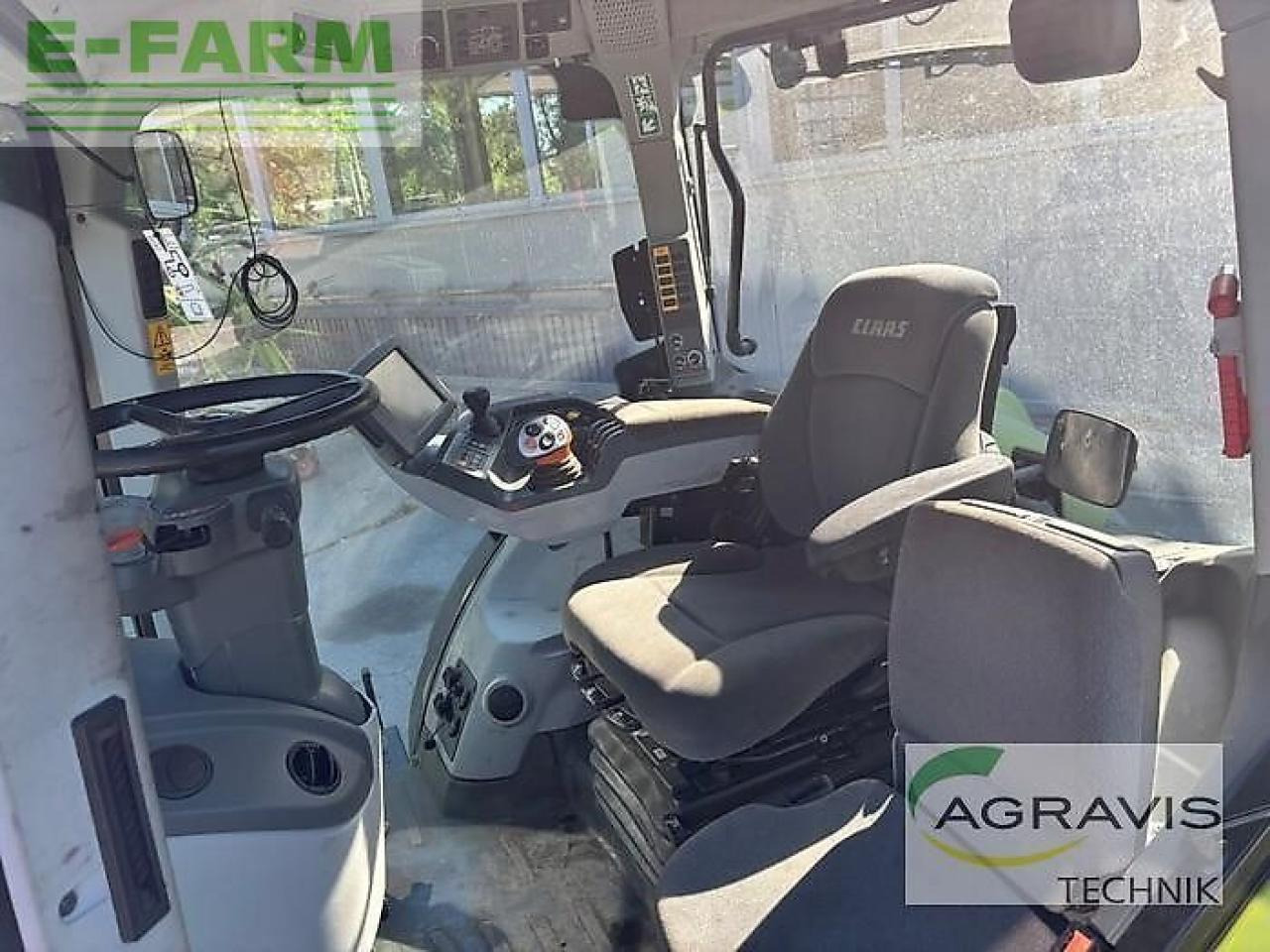 Tractor CLAAS axion 850