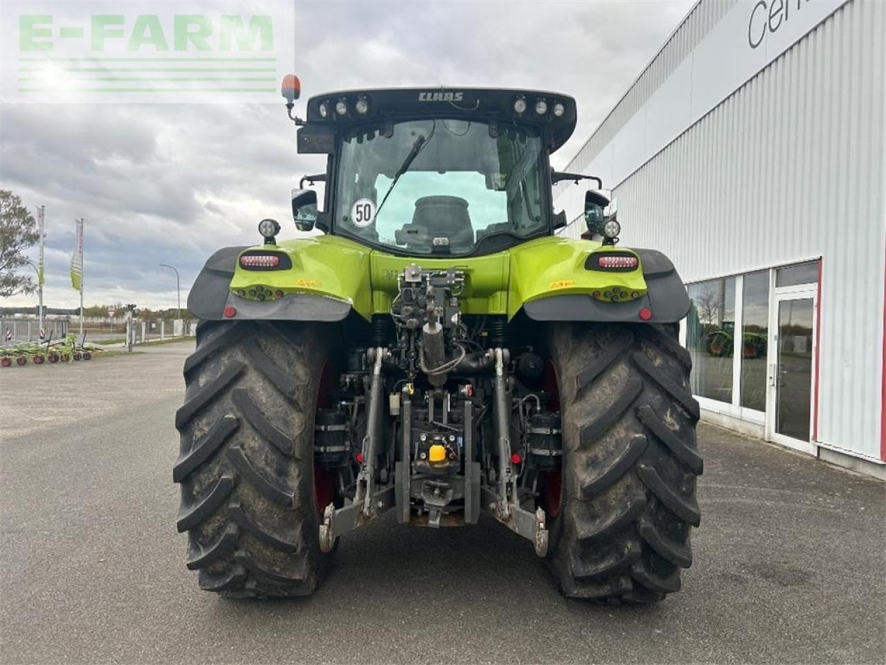 Tractor CLAAS axion 850