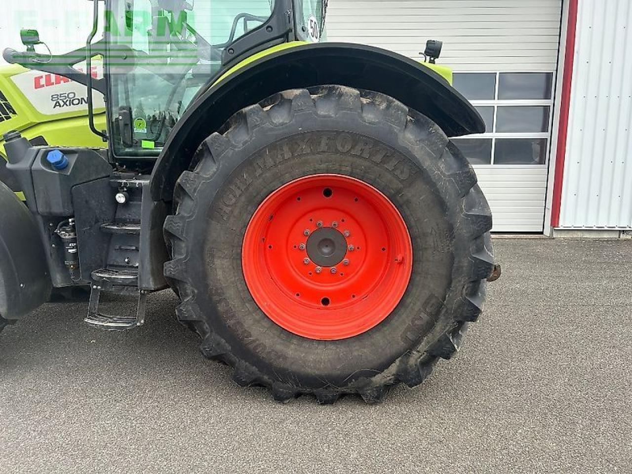 Tractor CLAAS axion 850
