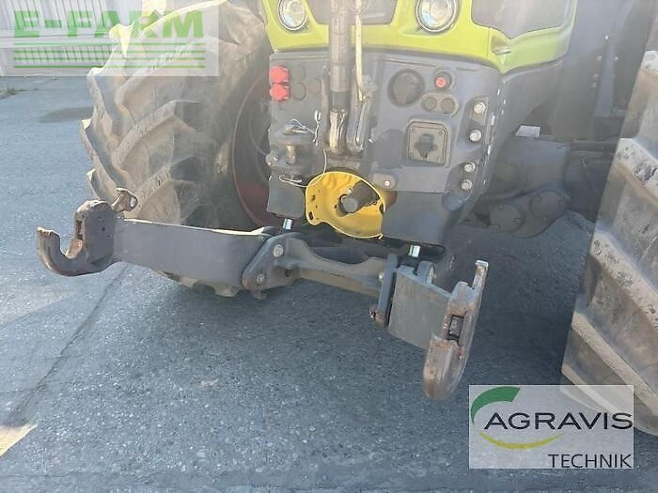 Tractor CLAAS axion 850