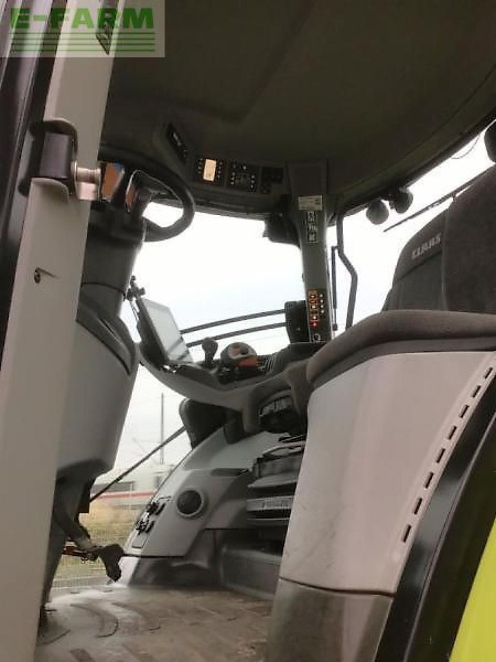 Tractor CLAAS axion 850