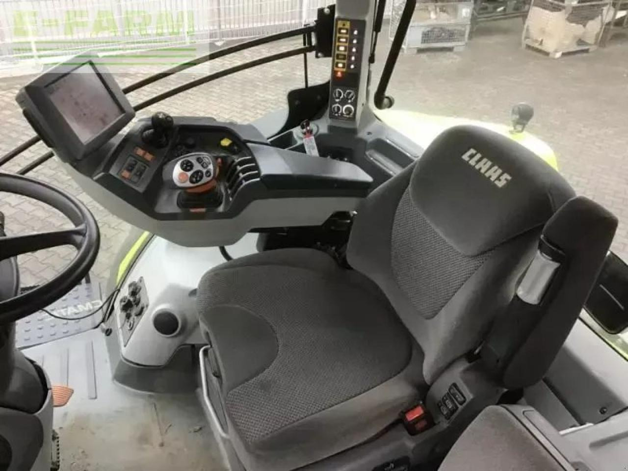 Tractor CLAAS axion 850 c-matic CMATIC