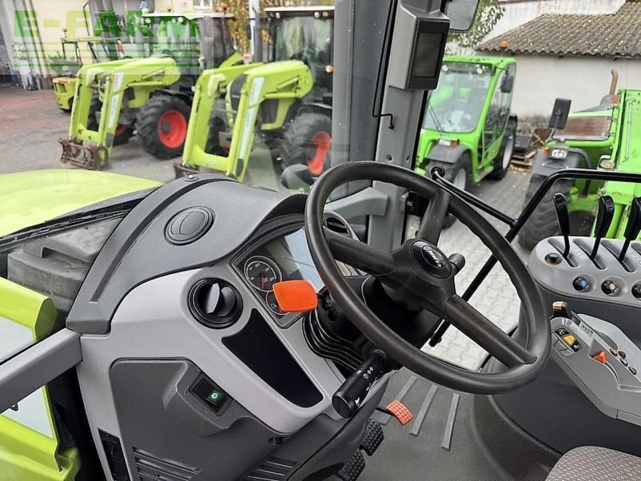 Tractor CLAAS axion 850 cis