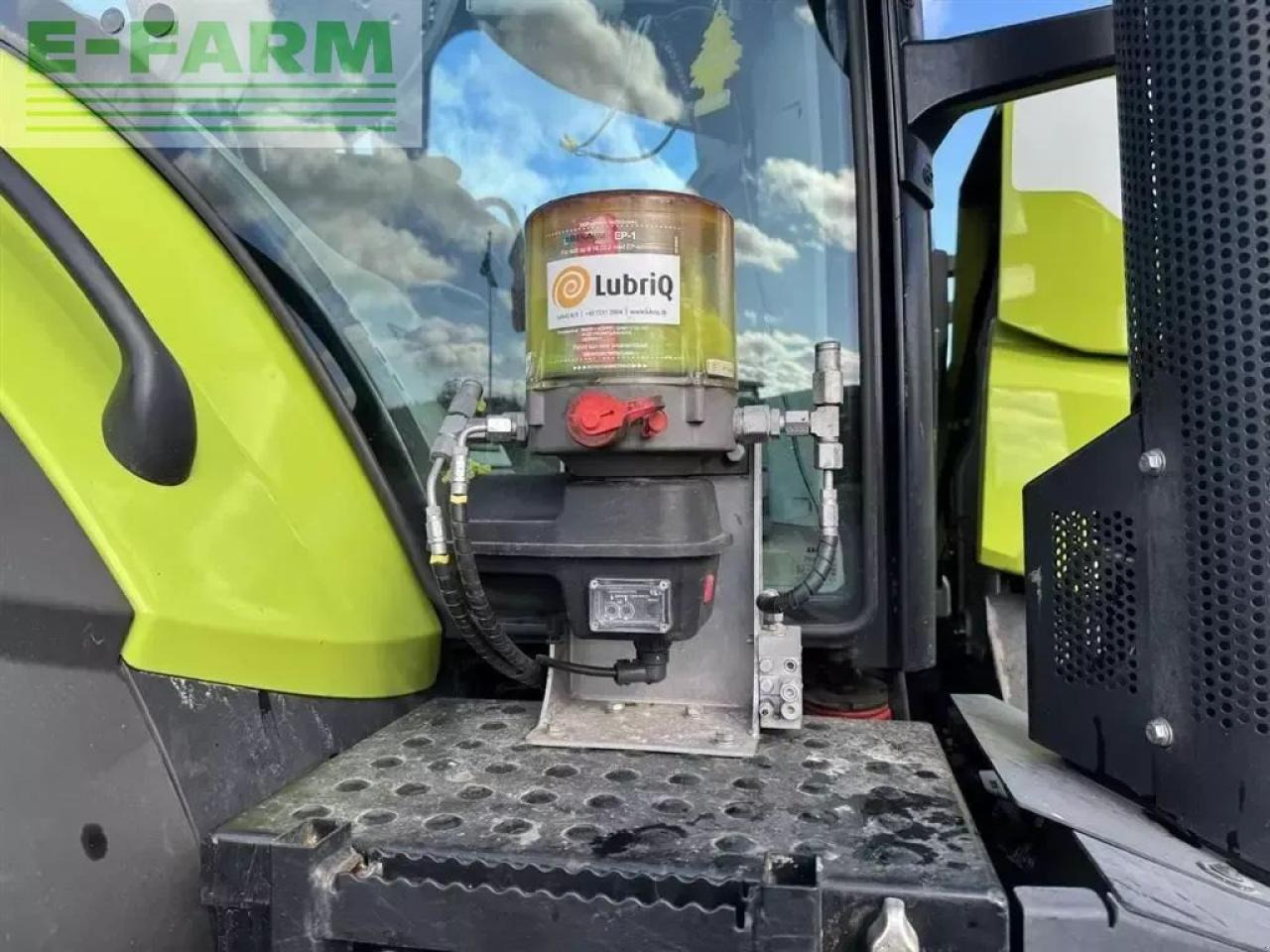 Tractor CLAAS axion 850 cmatic CMATIC