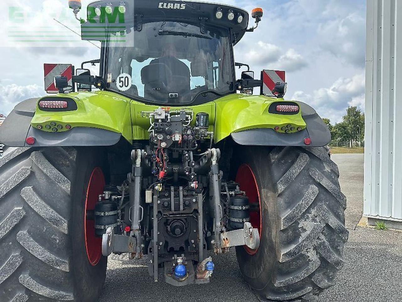 Tractor CLAAS axion 870