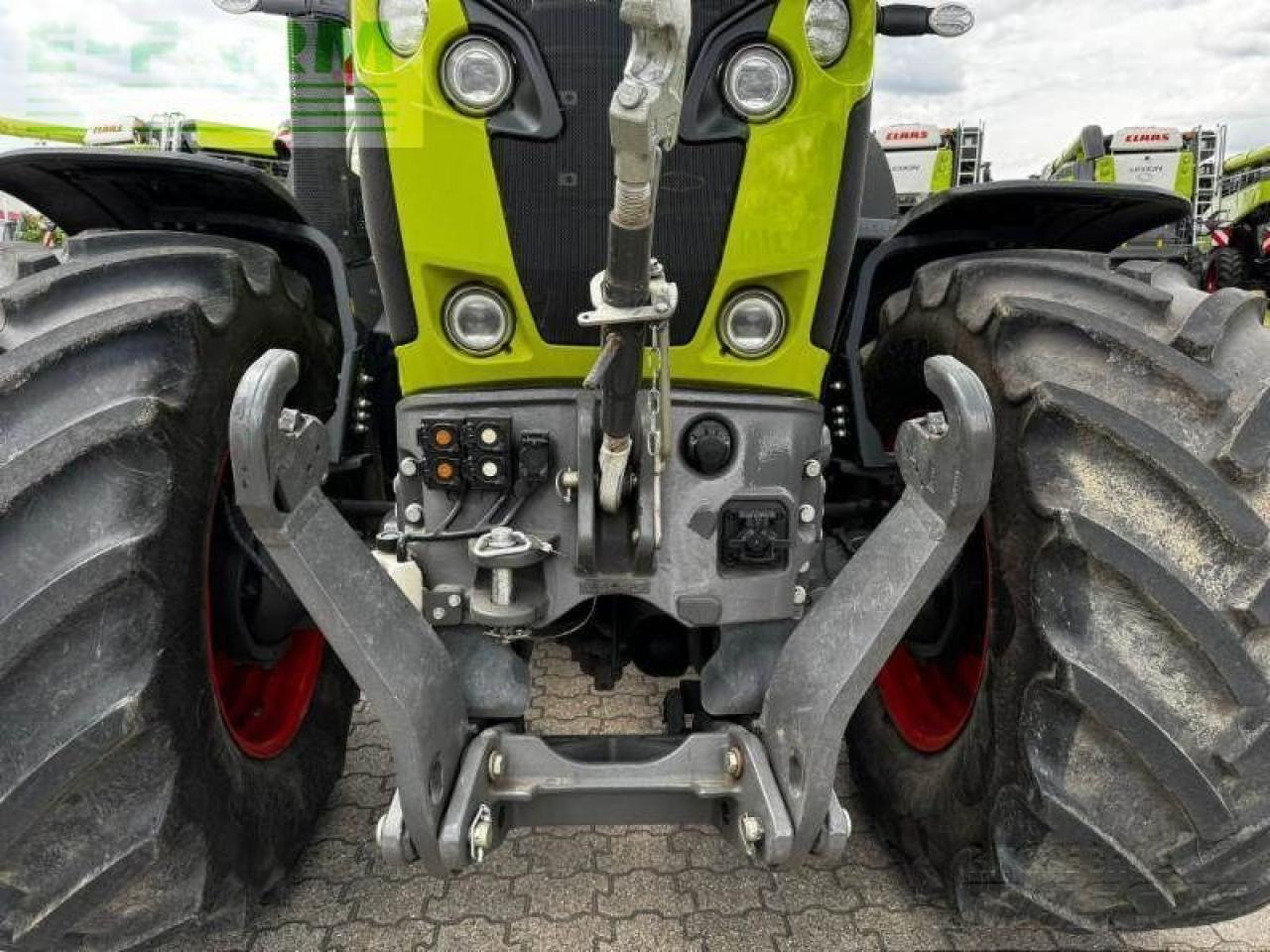 Tractor CLAAS axion 870