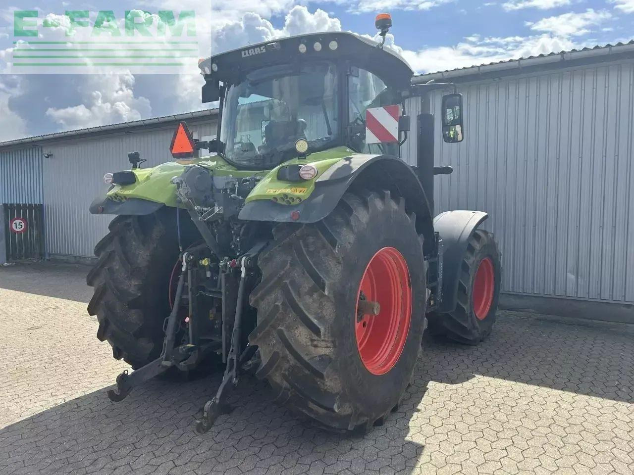 Tractor CLAAS axion 870