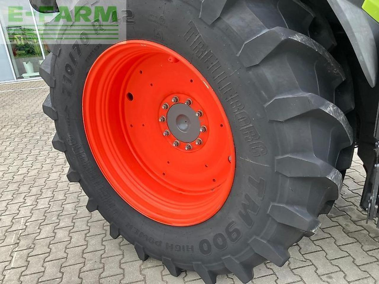 Tractor CLAAS axion 870