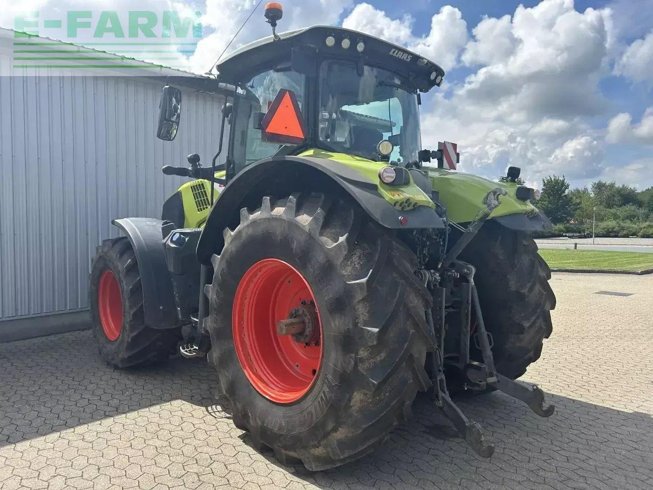 Tractor CLAAS axion 870